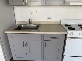 Photo #4: 202516410 Listing