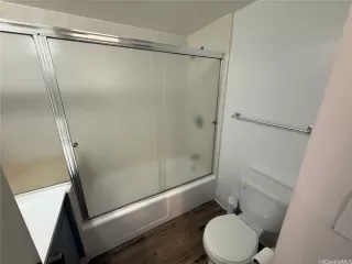 Photo #5: 202516410 Listing