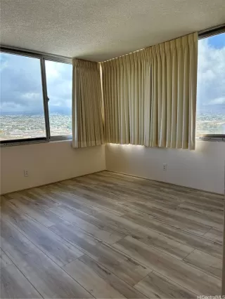 Photo #4: 202516425 Listing 