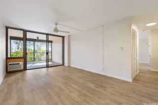 Photo #5: 202516431 Listing 