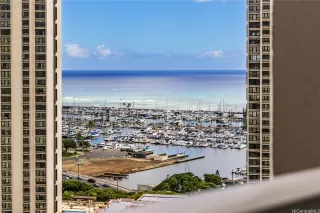 Photo #5: 202516433 Listing 