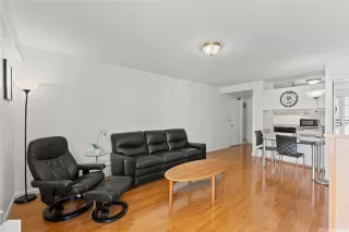 Photo #4: 202516438 Listing 