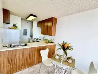 Photo #4: 202516439 Listing