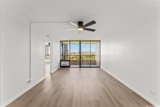 Photo #4: 202516475 Listing