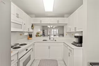 Photo #6: 202516493 Listing 