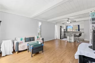 Photo #3: 202516494 Listing 