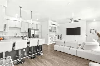 Photo #6: 202516509 Listing 