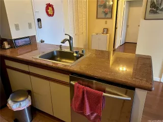 Photo #4: 202516513 Listing 