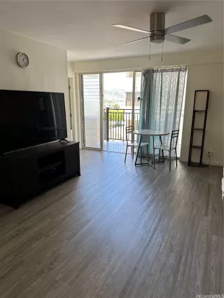 Photo #3: 202516514 Listing 