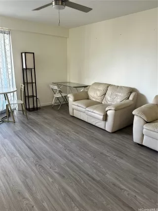 Photo #4: 202516514 Listing 