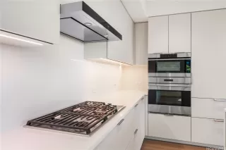 Photo #4: 202516541 Listing