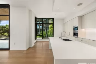 Photo #6: 202516541 Listing