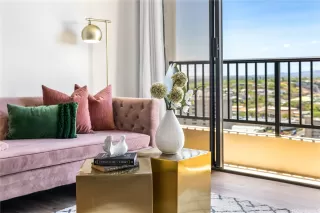 Photo #2: 202516553 Listing