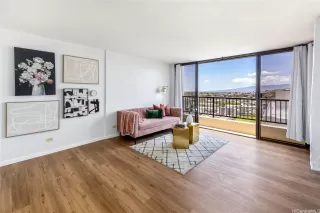 Photo #4: 202516553 Listing