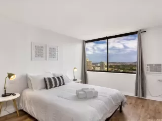 Photo #5: 202516584 Listing