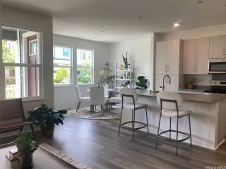 Photo #3: 202516624 Listing 