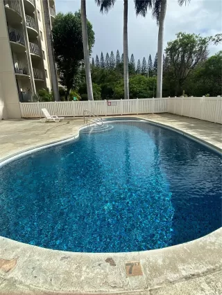 Photo #5: 202516736 Listing 