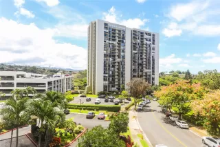 Photo #5: 202516741 Listing