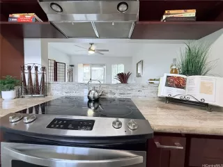 Photo #2: 202516756 Listing