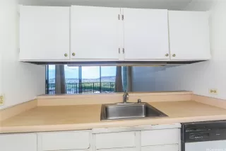 Photo #4: 202516796 Listing