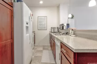 Photo #3: 202516827 Listing