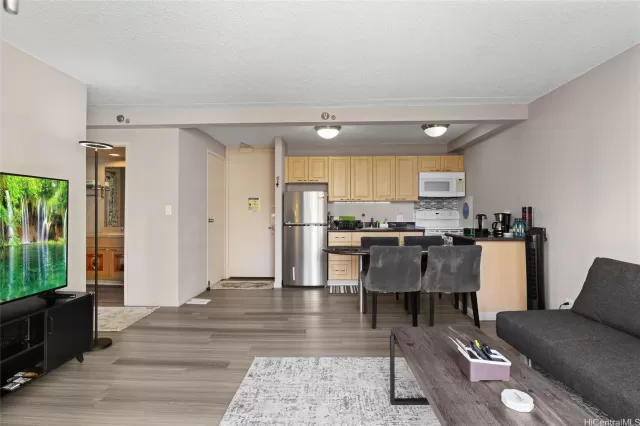 MLS: 202516858 Condo For Sale