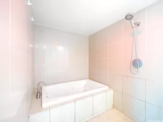 Photo #3: 202516907 Listing 