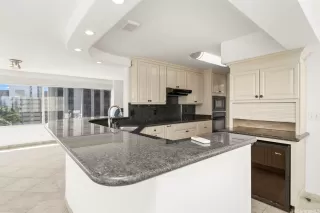 Photo #4: 202516908 Listing 