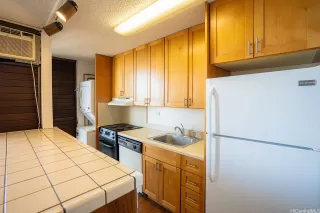 Photo #2: 202516914 Listing