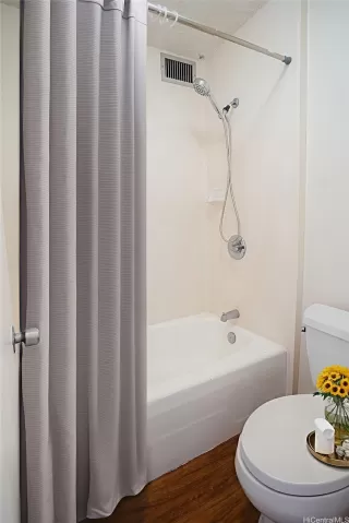 Photo #6: 202516914 Listing