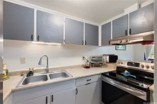 Photo #6: 202516935 Listing