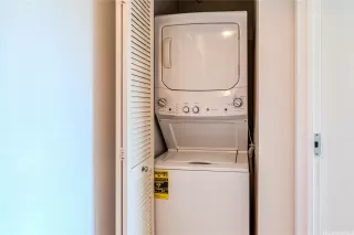 Photo #6: 202516949 Listing