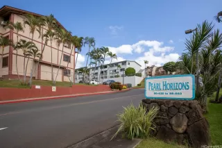Browse active condo listings in PEARL HORIZONS