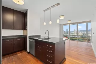 Photo #2: 202516965 Listing