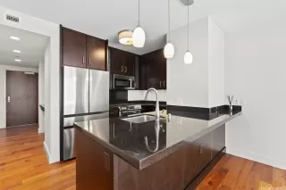 Photo #4: 202516965 Listing