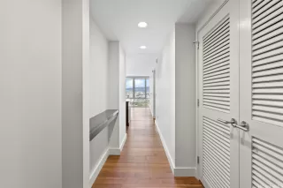 Photo #5: 202516965 Listing