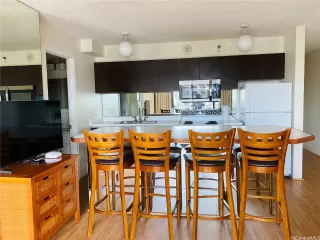 Photo #3: 202517016 Listing 