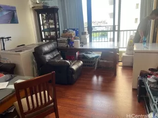 Photo #2: 202517034 Listing