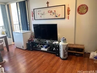 Photo #3: 202517034 Listing