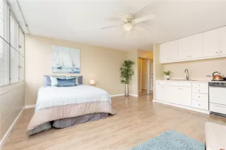 Photo #3: 202517094 Listing