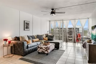 Photo #3: 202517164 Listing