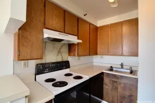 Photo #5: 202517172 Listing 