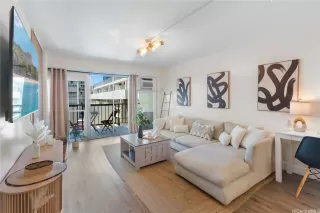 Photo #2: 202517189 Listing 