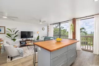 Photo #3: 202517229 Listing 