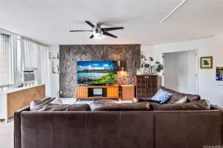 Photo #4: 202517266 Listing 