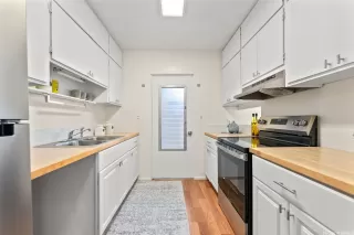 Photo #6: 202517292 Listing 