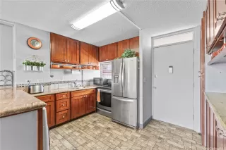 Photo #4: 202517307 Listing 