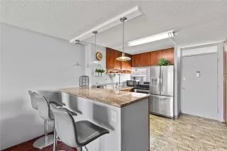 Photo #5: 202517307 Listing 