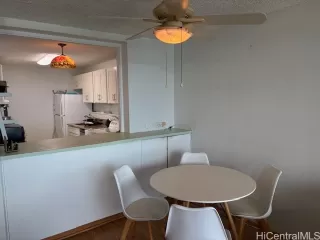 Photo #4: 202517311 Listing 