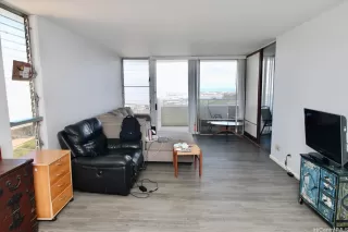 Photo #4: 202517312 Listing 